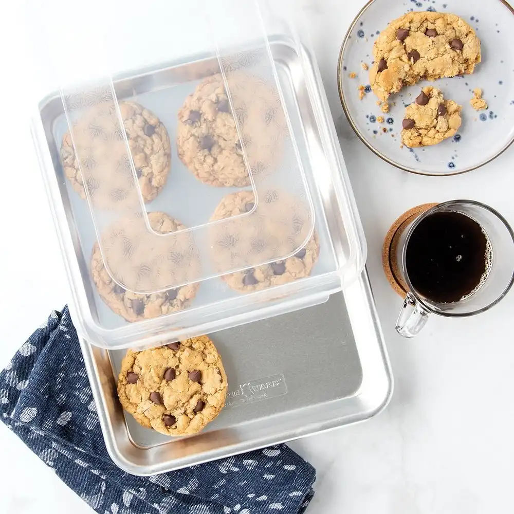 Alternative view of Nordic Ware Naturals Baker's Quarter Sheet with Lid