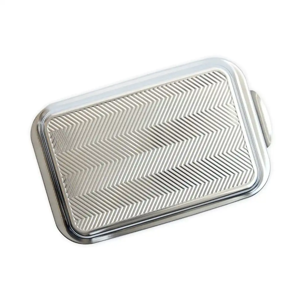 Alternative view of Nordic Ware Classic 9" x 13" Pan with Embossed Prism Lid