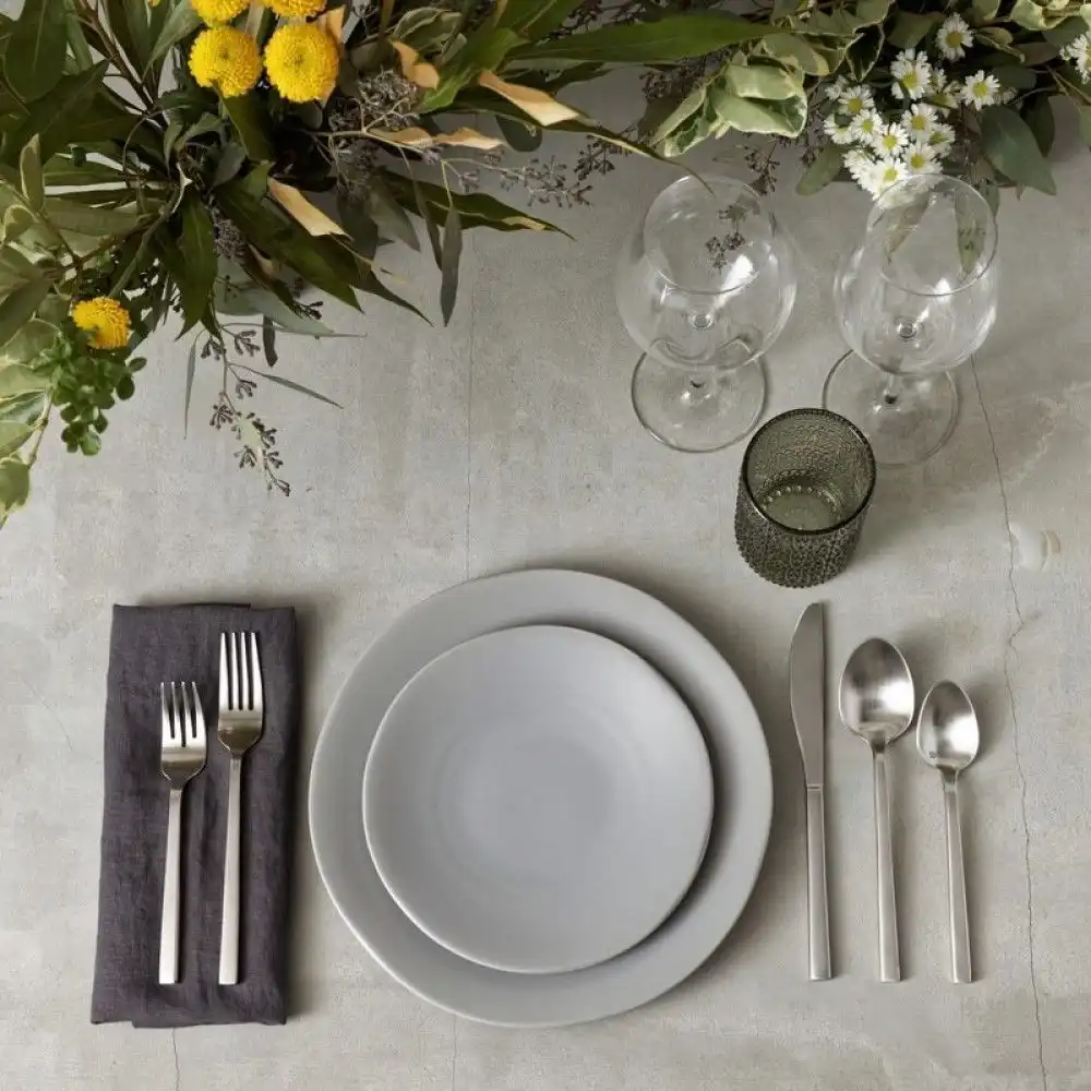 Alternative view of Fortessa Vitraluxe Heirloom 10.75" Dinner Plate | Smoke