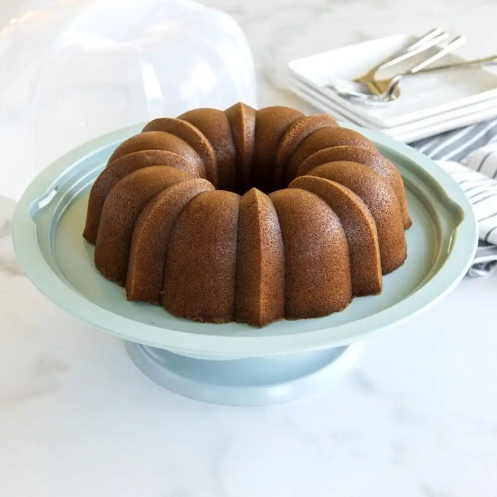 Alternative view of Nordic Ware Baker's Basics Bundt Cake Stand with Locking Lid