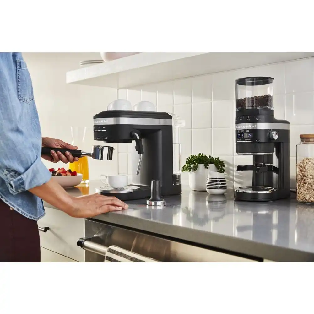 Alternative view of KitchenAid Burr Grinder with Dose Control | Black Matte