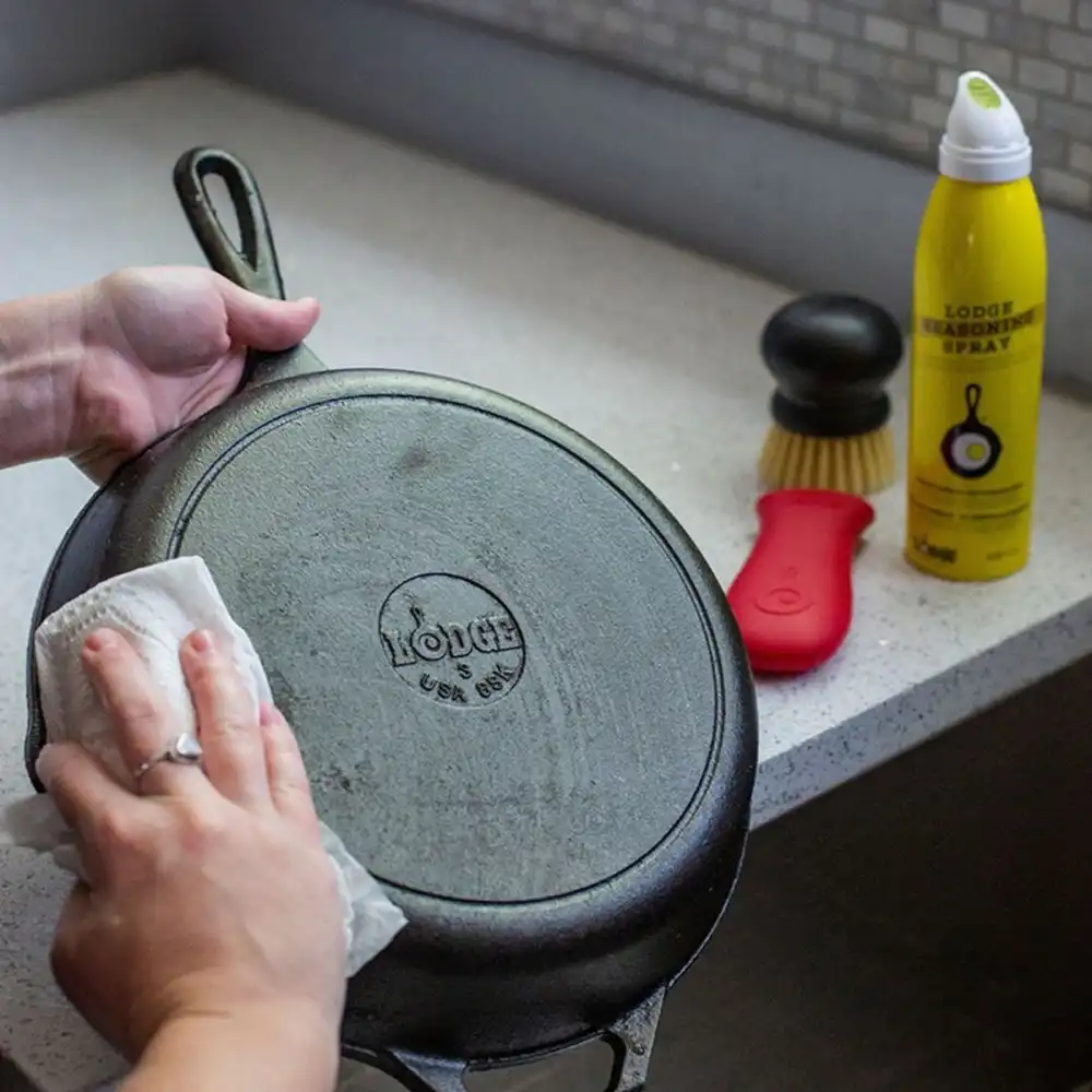 Alternative view of Lodge Cast Iron Seasoned Cast Iron Care Kit
