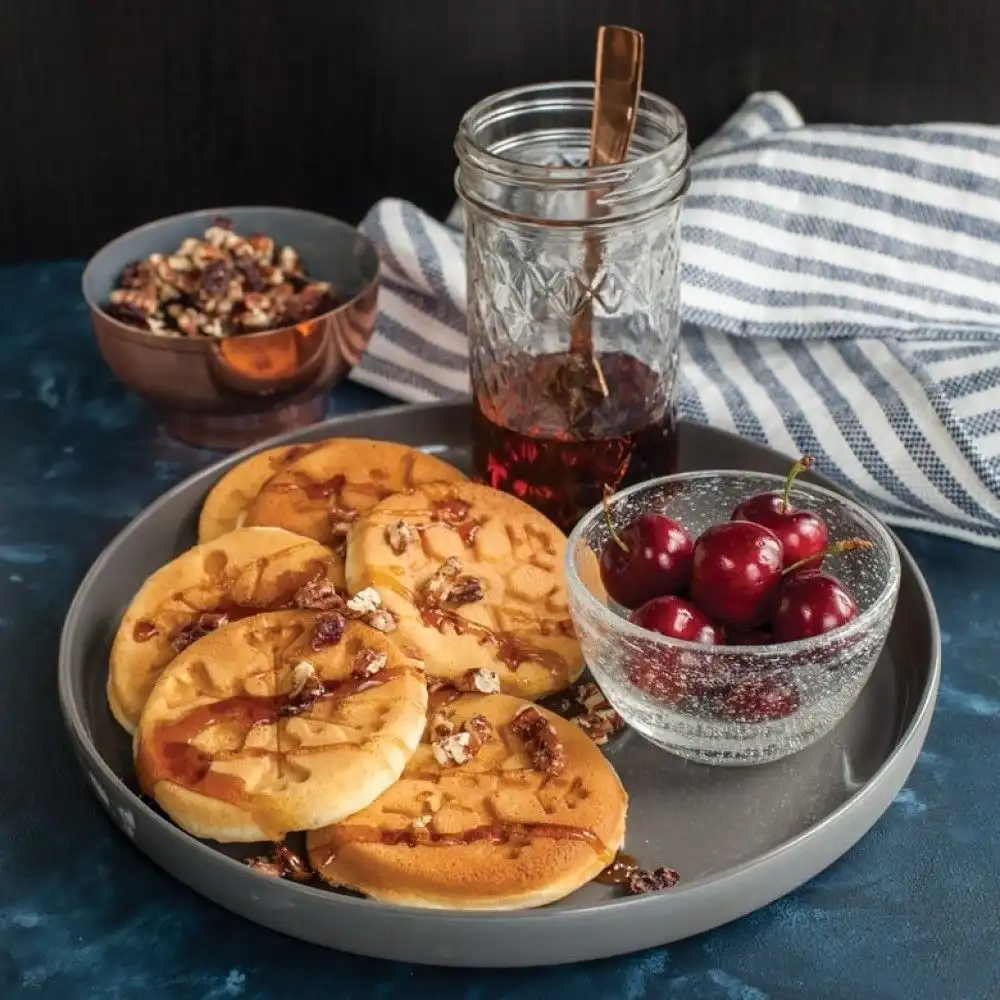 Alternative view of Nordic Ware Falling Snowflake Pancake Pan
