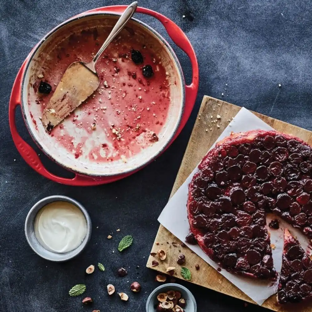 Alternative view of Le Creuset Heritage Tarte Tatin Pan | Cerise/Cherry Red