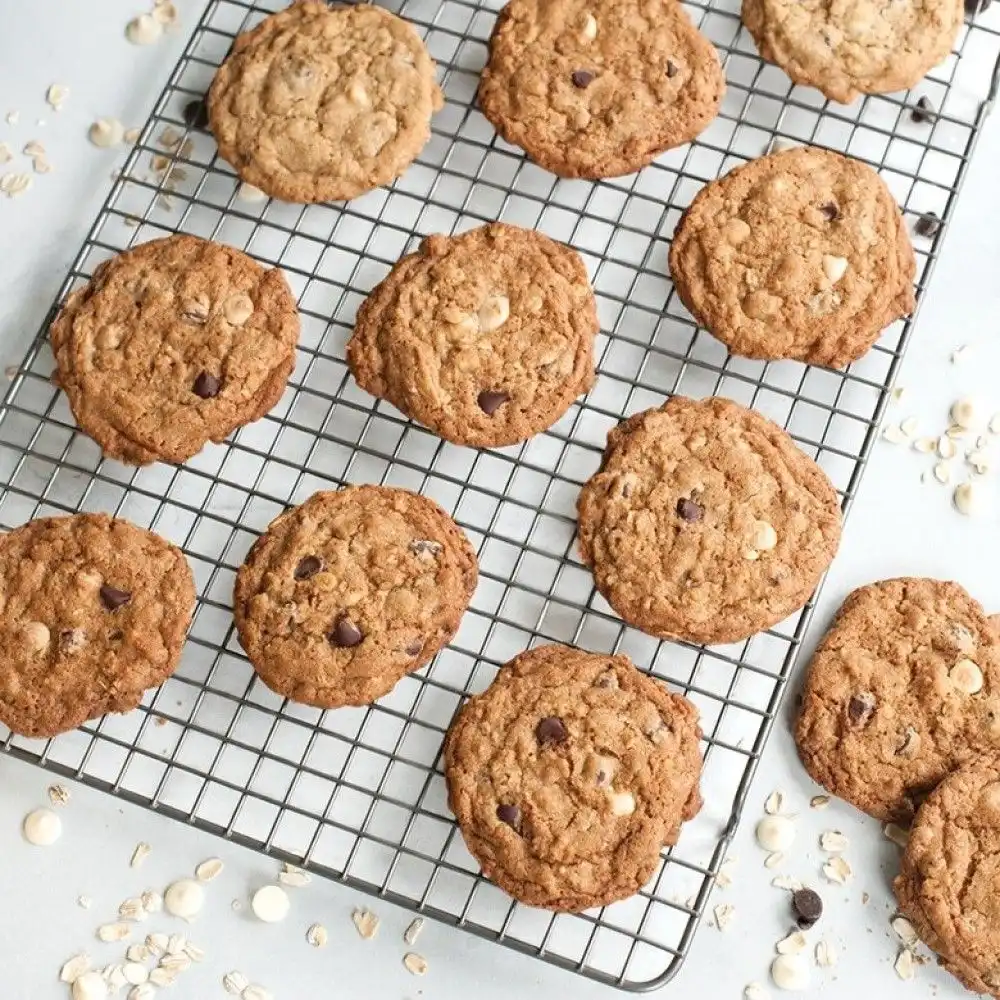 Alternative view of Nordic Ware Large Baking & Cooling Grid