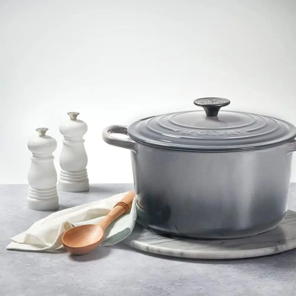 Alternative view of Le Creuset Petite Salt & Pepper Mill Set | White