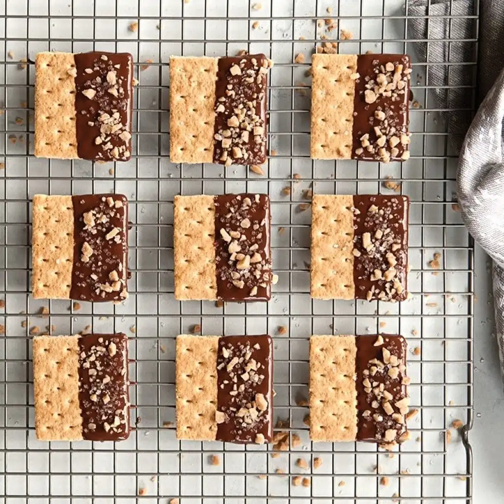 Alternative view of Nordic Ware Extra Large Baking & Cooling Grid