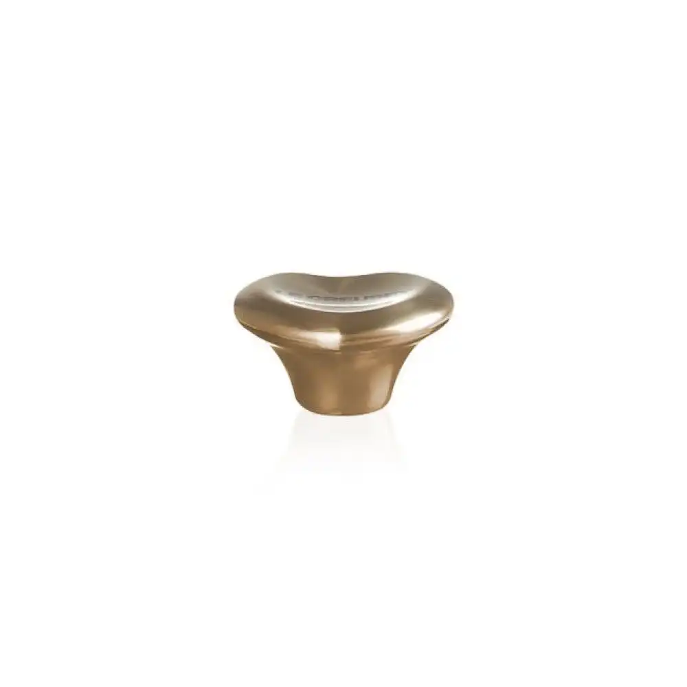 Alternative view of Le Creuset Figural Heart Knob | Light Gold