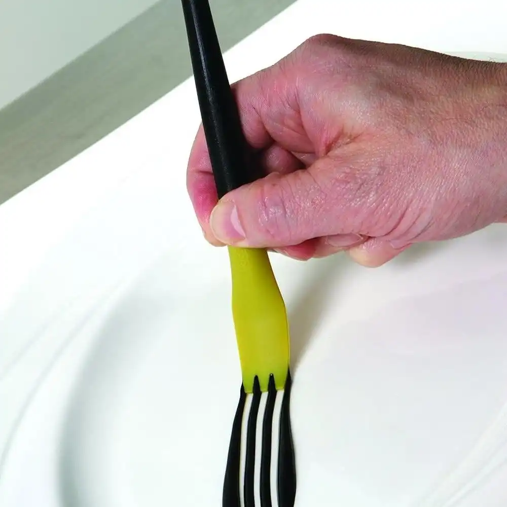 Alternative view of Mercer Culinary Silicone Lancet Arch Plating Brush, 3mm
