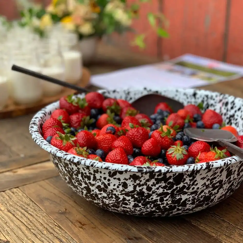 Alternative view of Crow Canyon Enamelware 8 Qt. Medium Basin | Black Splatter