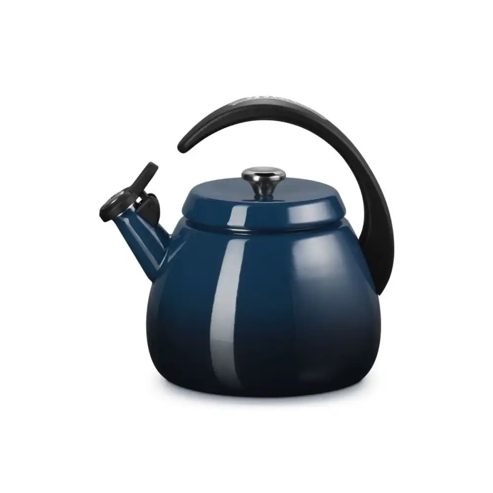 Le Creuset Signature 2.2 Qt. Cloche Kettle | Nuit